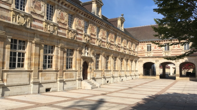 Galerie Chalons en Champagne ancien couvent, châlons en Champagne