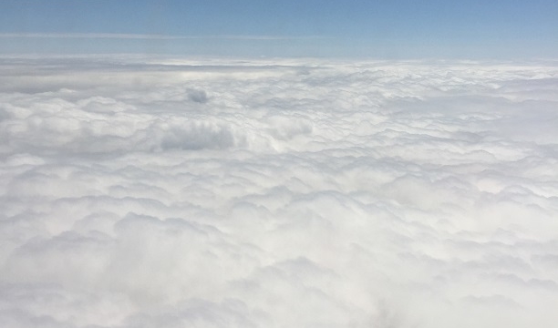 vol au dessus des nuages